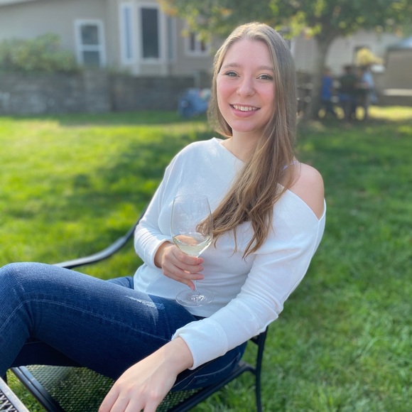 Meet your Posher, Eliana - Picture 5 of 9